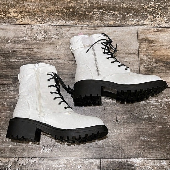 Nicole‎ Miller Boots New York Snakeskin Combat Moto City White Size 7 NEW - Picture 14 of 16